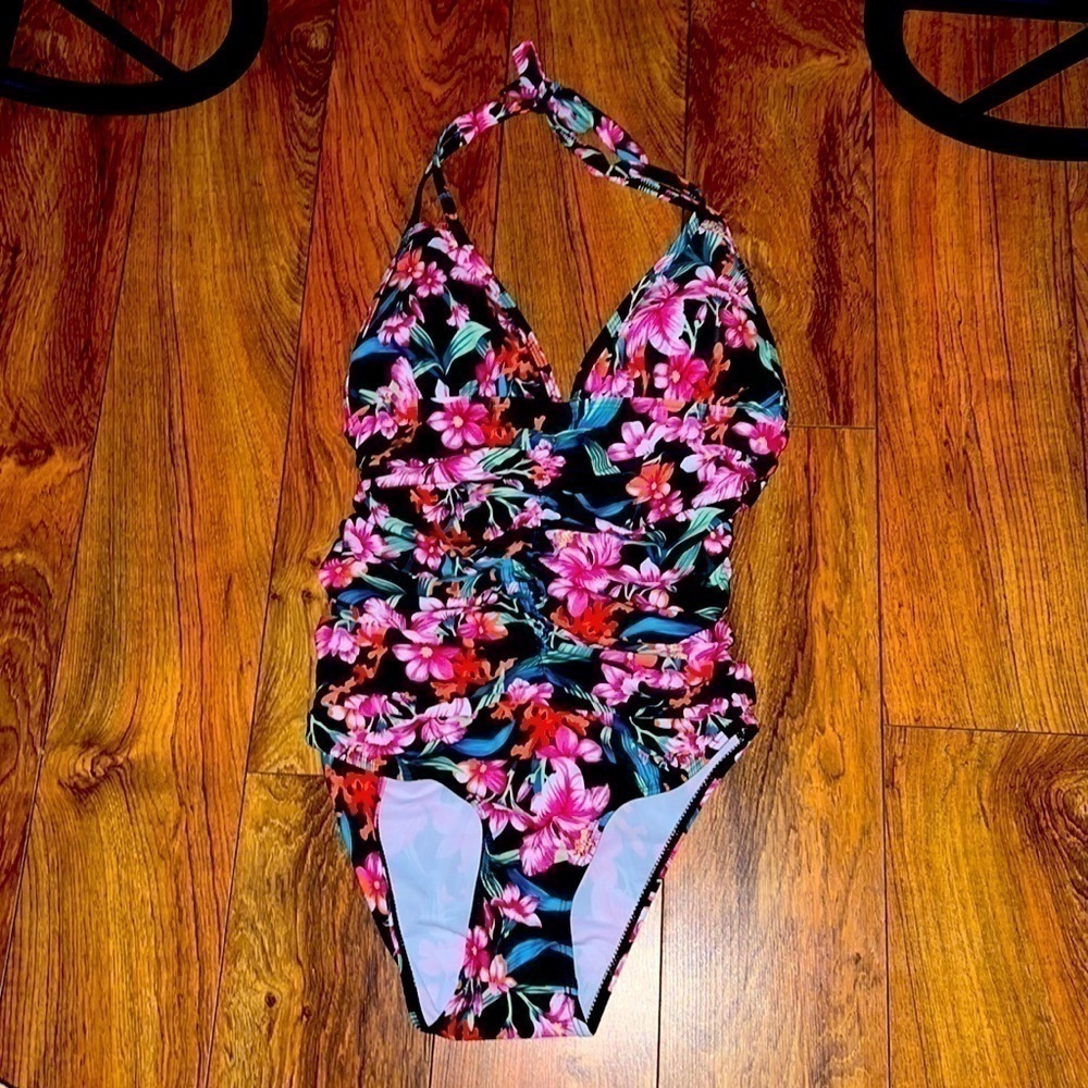 𝅺one Piece Floral Bathing Suit Size 6(small)
